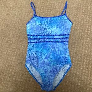One piece swim suit